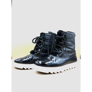 Sorel Joan of Artic‎ Boots, Women's Size 9